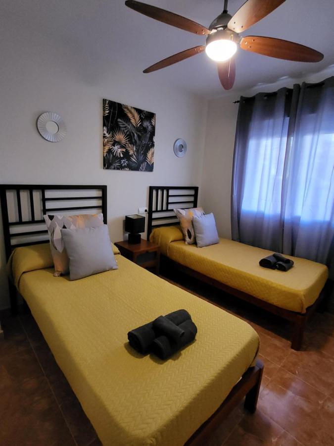 ¡Bajo precioso con salida directa a la piscina comunitaria en Paraíso de Vera! Exterior foto