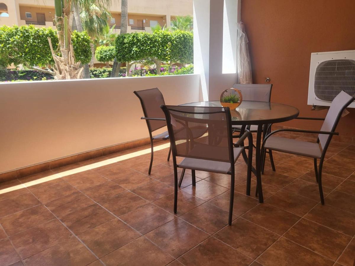 ¡Bajo precioso con salida directa a la piscina comunitaria en Paraíso de Vera! Exterior foto