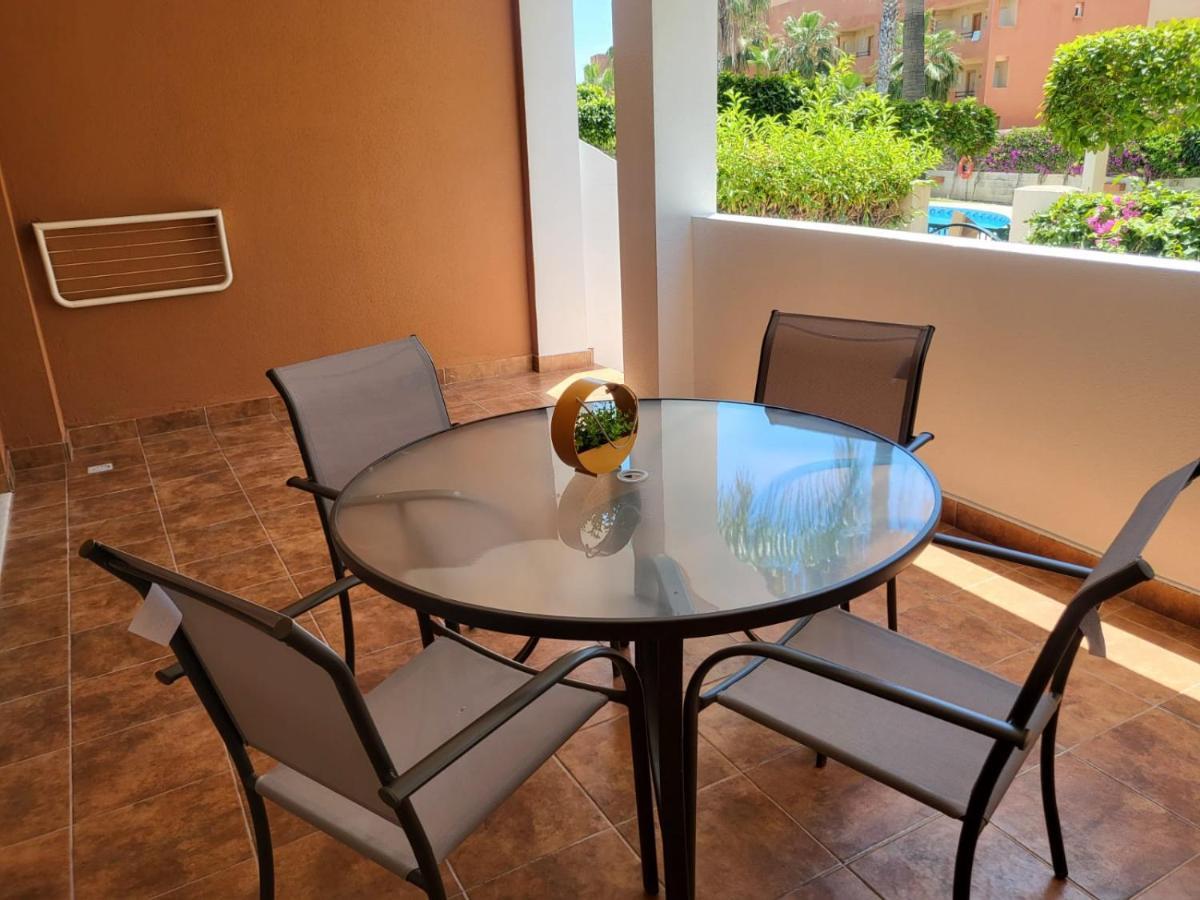 ¡Bajo precioso con salida directa a la piscina comunitaria en Paraíso de Vera! Exterior foto
