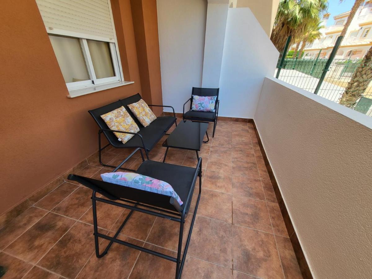 ¡Bajo precioso con salida directa a la piscina comunitaria en Paraíso de Vera! Exterior foto