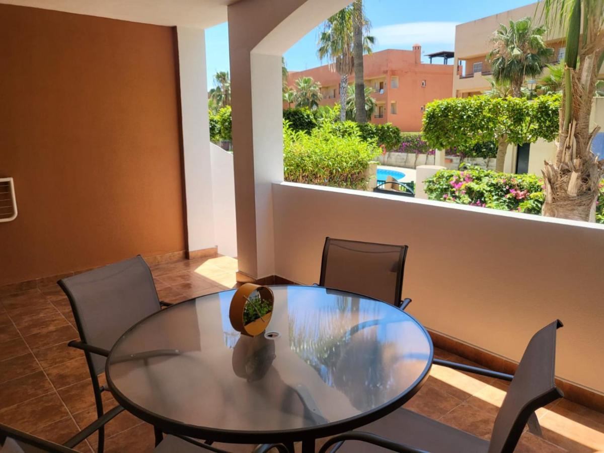 ¡Bajo precioso con salida directa a la piscina comunitaria en Paraíso de Vera! Exterior foto