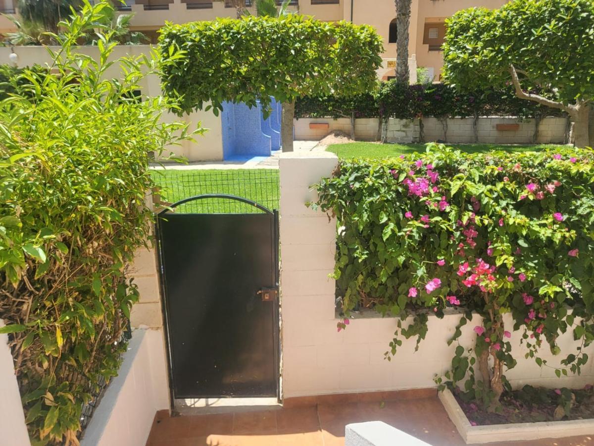 ¡Bajo precioso con salida directa a la piscina comunitaria en Paraíso de Vera! Exterior foto