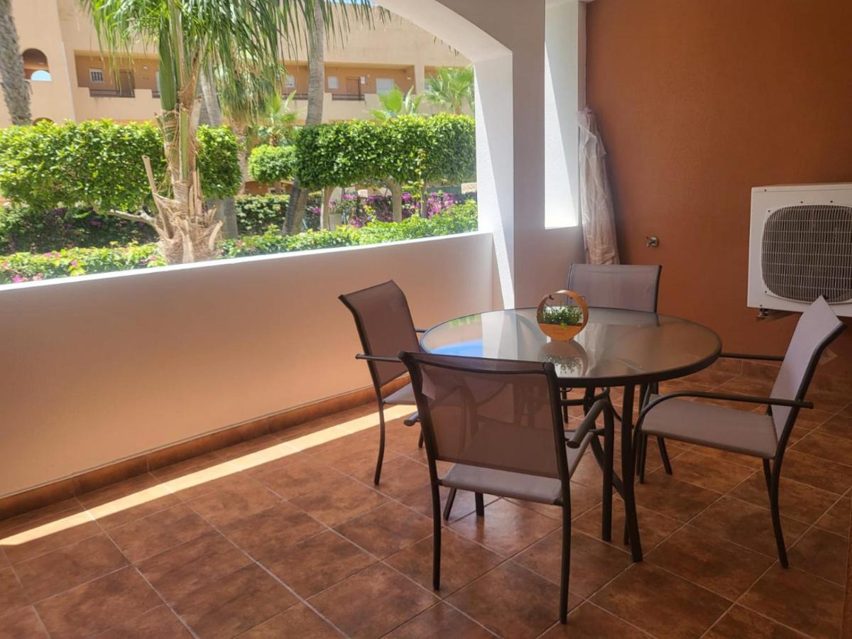 ¡Bajo precioso con salida directa a la piscina comunitaria en Paraíso de Vera! Exterior foto