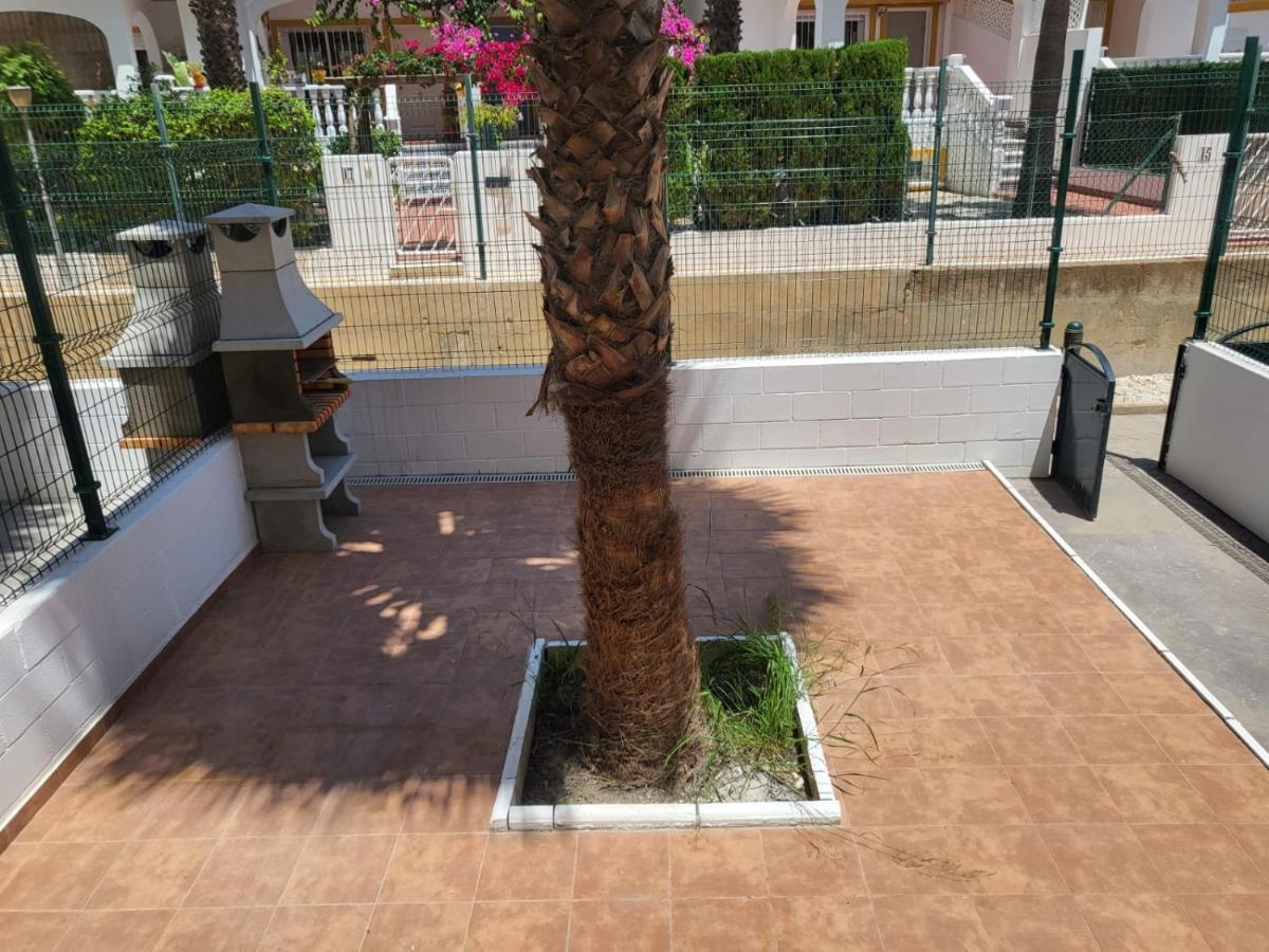 ¡Bajo precioso con salida directa a la piscina comunitaria en Paraíso de Vera! Exterior foto